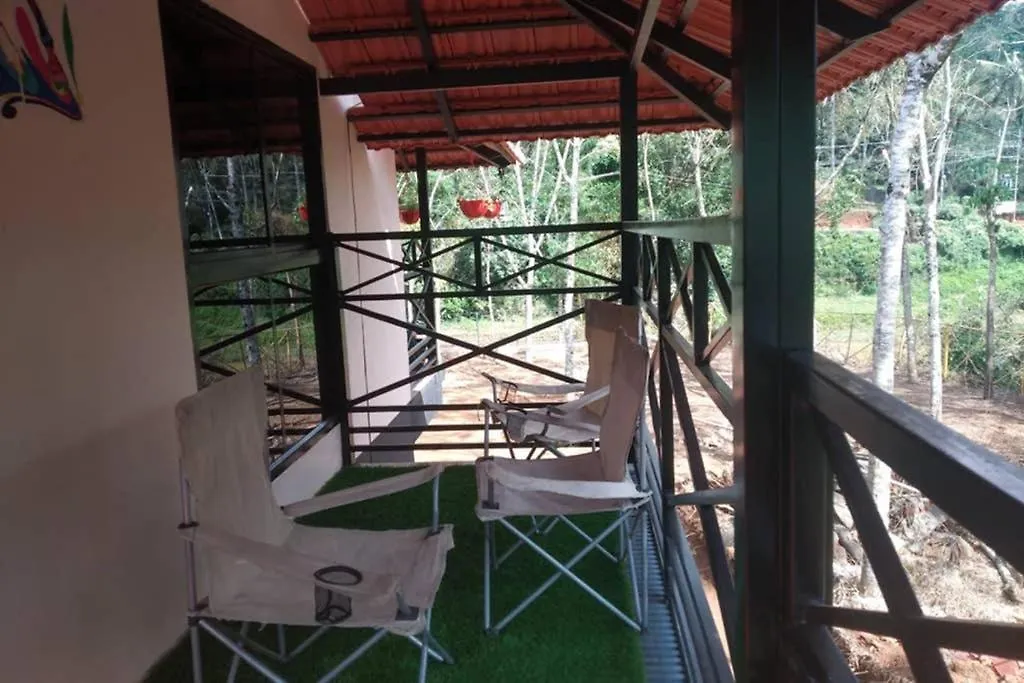 Sansree'S Puzhakkal Riverview Cottage Pinangode